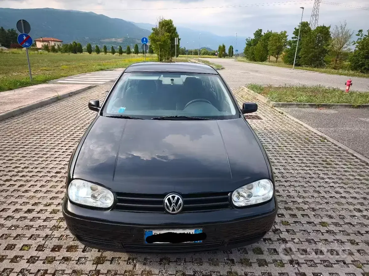 Usata VW Golf IV 110 CV (80 kW) 2001 Nero Berlina