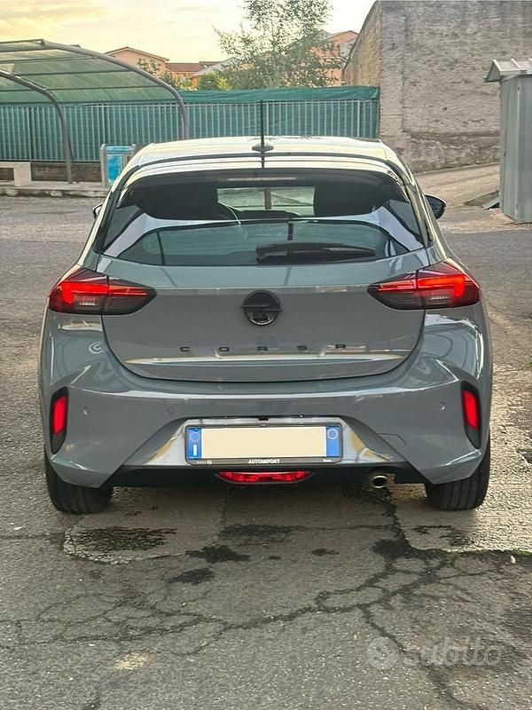 Usata Opel Corsa 101 CV (74 kW) 2024 Grigio Utilitaria