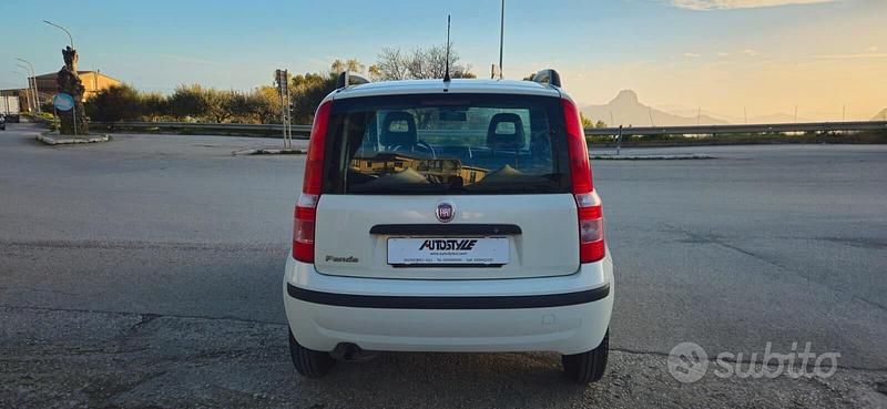 Usata Fiat Panda Dynamic 69 CV (50 kW) 2011 Bianco Utilitaria