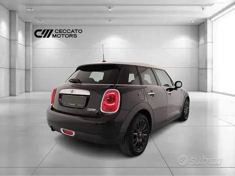 Usata Mini Cooper D Hype 116 CV (85 kW) 2016 Nero Utilitaria