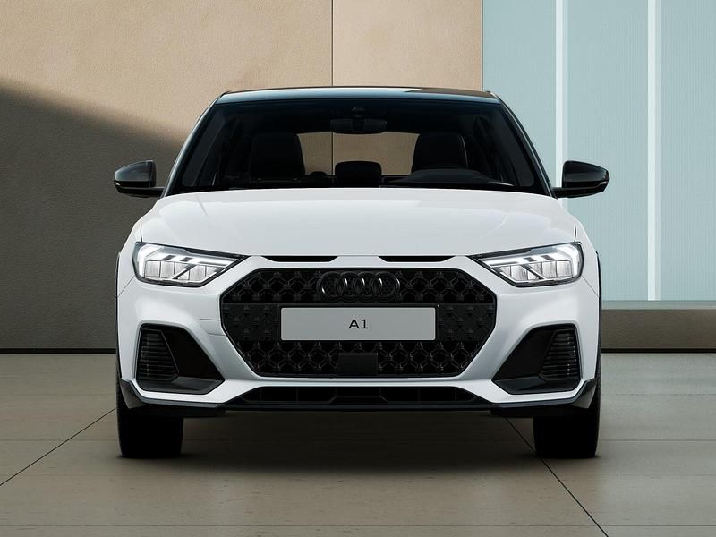 Nuova Audi A1 Comfort 116 CV (85 kW) 2026 Bianco ghiacciaio metallizzato nero mito SUV