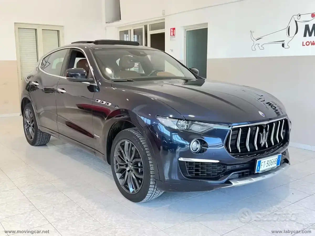 Usata Maserati Levante GranLusso 250 CV (183 kW) 2018 Blu/azzurro SUV