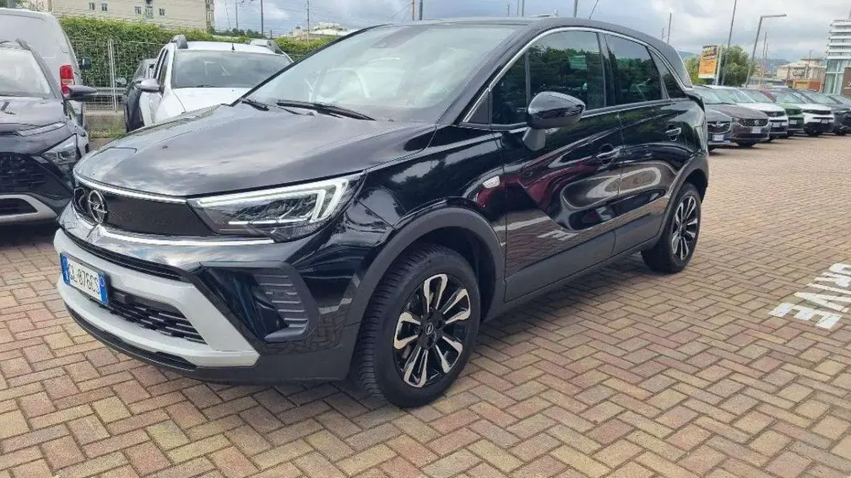 Usata Opel Crossland Elegance 110 CV (80 kW) 2023 Nero SUV