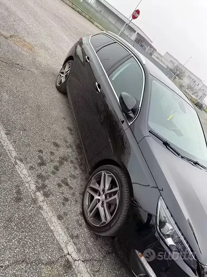 Usata Peugeot 308 SW 120 CV (88 kW) 2016 Nero Station wagon