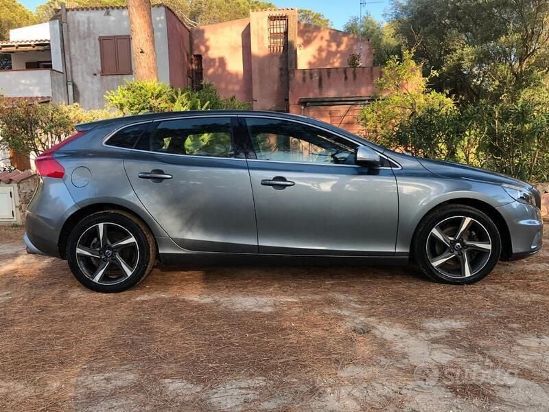 Usata Volvo V40 R-Design 120 CV (88 kW) 2015 Grigio Station wagon