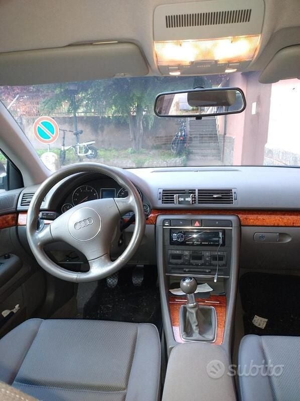 Grigio Usata 2003 Audi A4 Station wagon | 4000 € (Ottimo prezzo) - Immagine 1/4