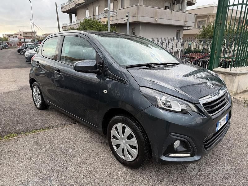 Usata Peugeot 108 Active 69 CV (50 kW) 2018 Grigio Berlina