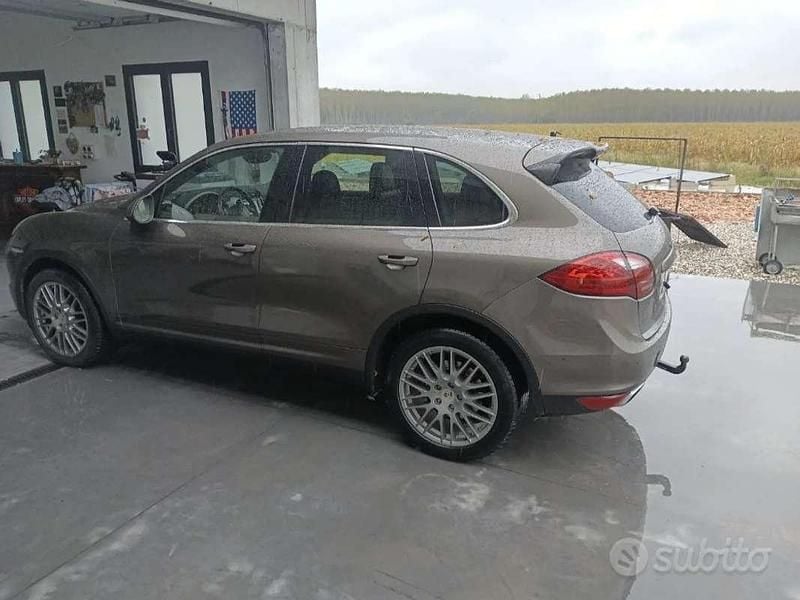 Usata Porsche Cayenne 245 CV (180 kW) 2012 Marrone SUV