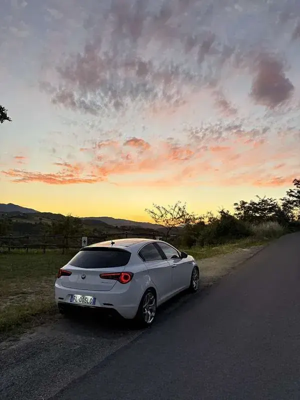 Usata Alfa Romeo Giulietta Super 170 CV (125 kW) 2017 Bianco Utilitaria