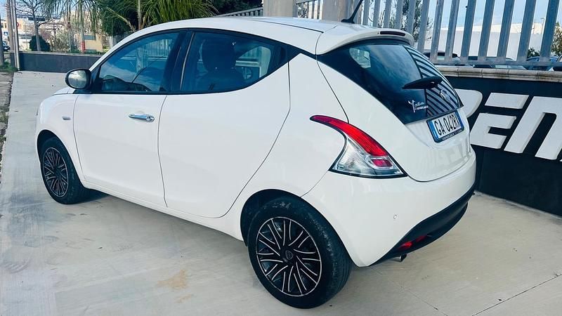 Usata Lancia Ypsilon S 69 CV (50 kW) 2020 Bianco Utilitaria