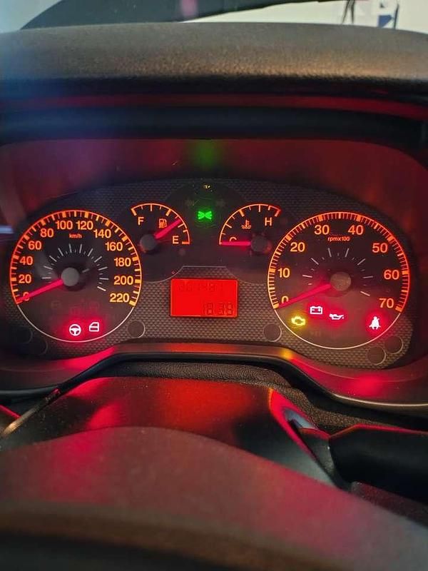 Usata Fiat Grande Punto Dynamic 65 CV (47 kW) 2006 Grigio Utilitaria