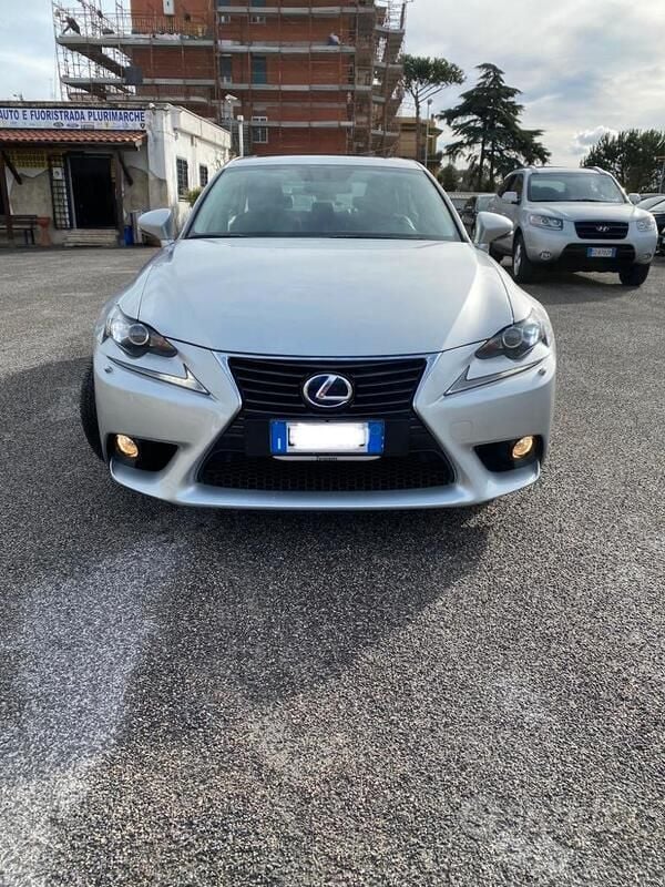 Argento Usata 2014 Lexus IS300h Luxury Line Tre volumi | 14.000 € - Immagine 1/4