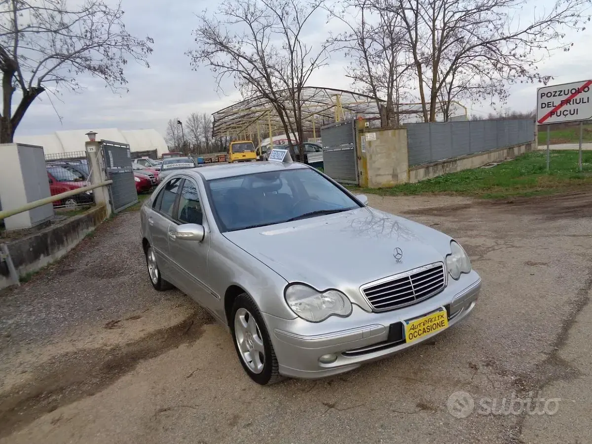 Usata Mercedes C200 Elegance 170 CV (125 kW) 2000 Grigio Berlina