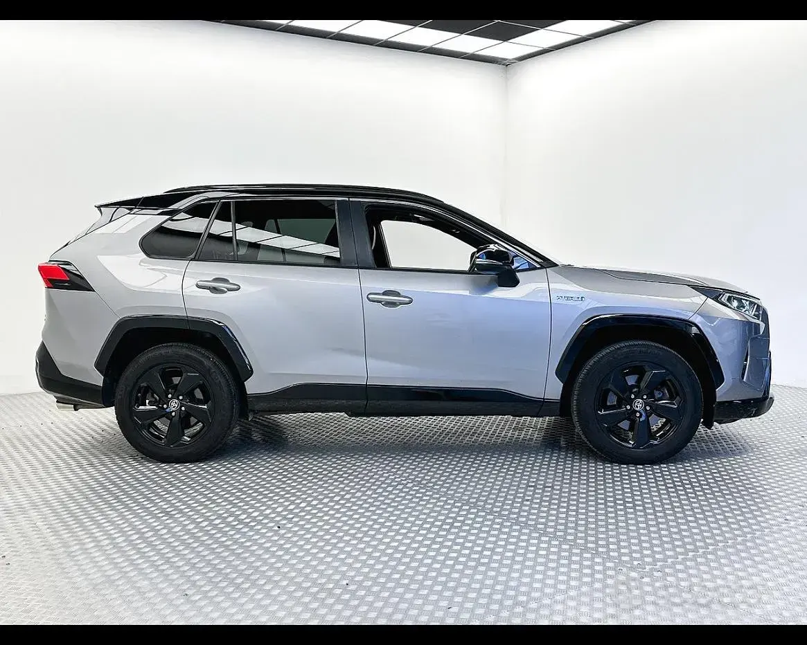 Usata Toyota RAV4 Hybrid Active 178 CV (130 kW) 2020 Grigio SUV