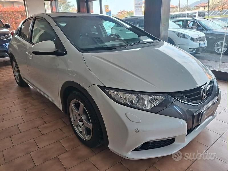 Usata Honda Civic Comfort 120 CV (88 kW) 2013 Bianco Berlina