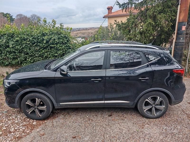 Usata MG ZS Comfort 106 CV (77 kW) 2022 Nero SUV