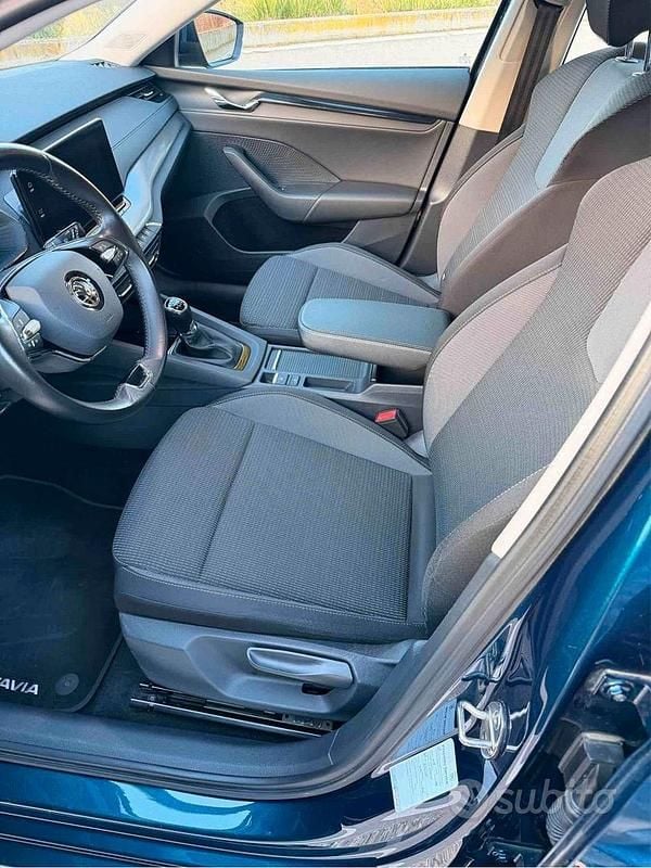 Usata Skoda Octavia Executive 116 CV (85 kW) 2021 Blu Station wagon