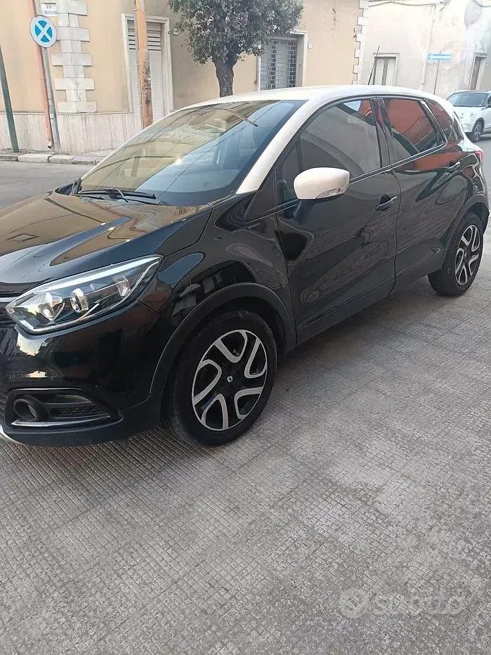 Usata Renault Captur 90 CV (66 kW) 2016 Nero SUV