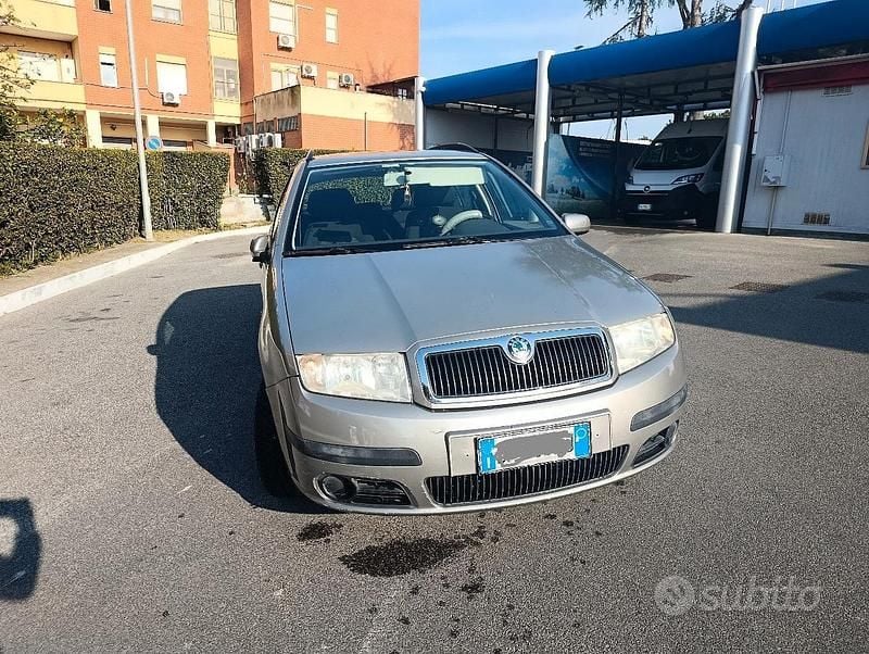 Usata Skoda Fabia 64 CV (47 kW) 2007 Grigio Station wagon
