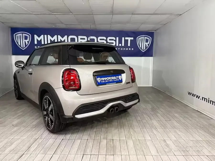Usata Mini Cooper S 178 CV (130 kW) 2023 Grigio Utilitaria