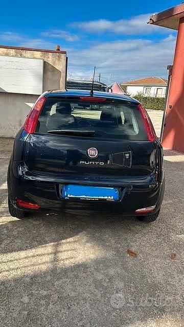 Usata Fiat Punto Lounge 95 CV (69 kW) 2016 Blu Utilitaria