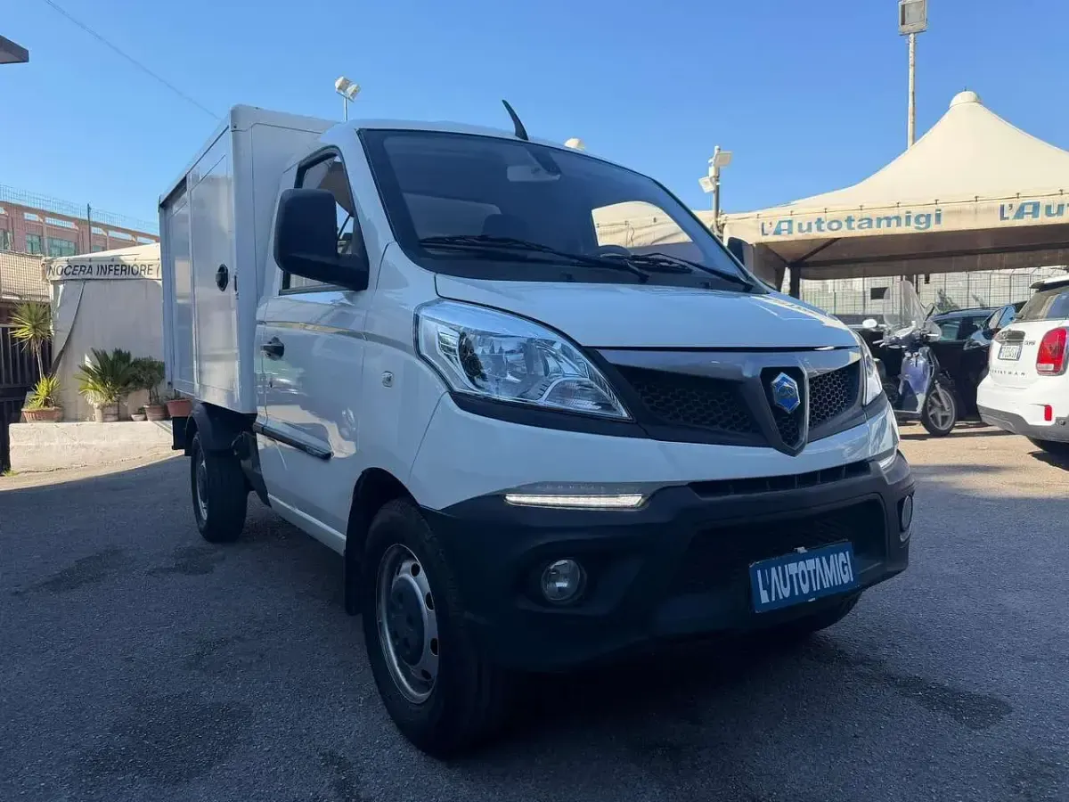Usata Piaggio Porter 102 CV (75 kW) 2024 Other Monovolume