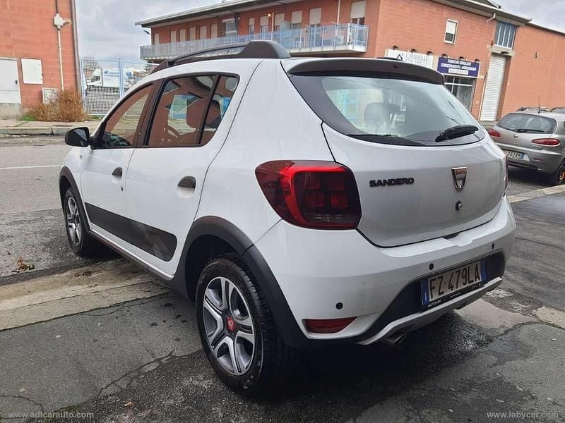 Usata Dacia Sandero Stepway 90 CV (66 kW) 2019 Bianco Utilitaria