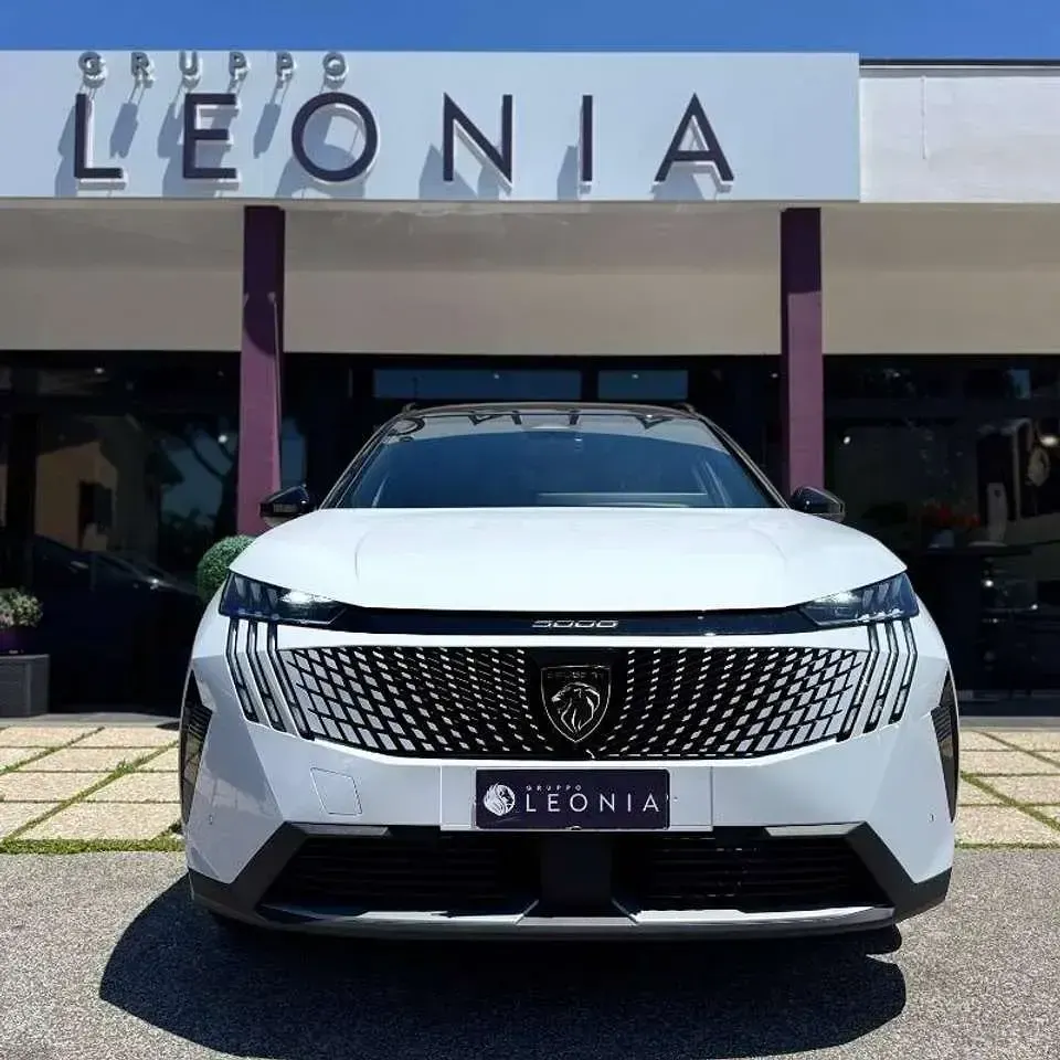 Nuova Peugeot 5008 GTi 145 CV (106 kW) 2025 Bianco okenite SUV
