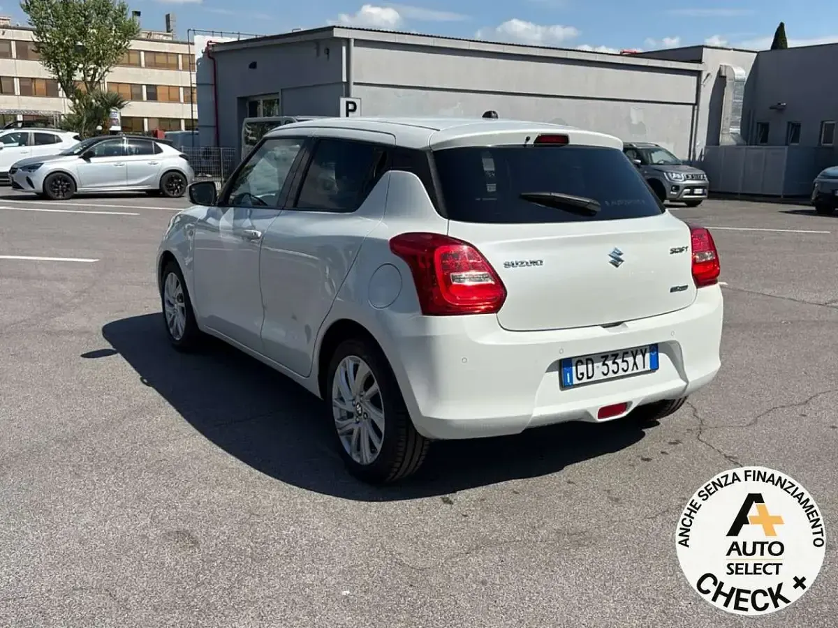 Usata Suzuki Swift Cool 83 CV (61 kW) 2021 Bianco Utilitaria