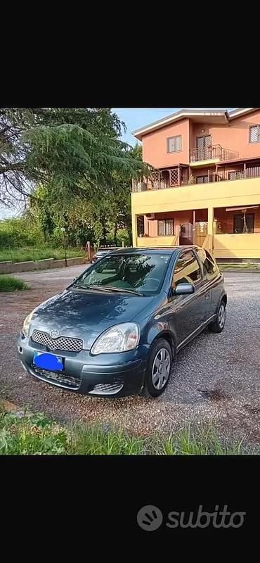 Occasion Toyota Yaris 87 ch (63 kW) 2003 Gris Berline