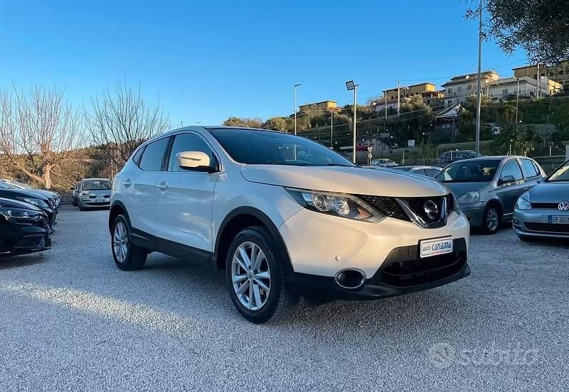 Usata Nissan Qashqai 110 CV (80 kW) 2016 Bianco SUV
