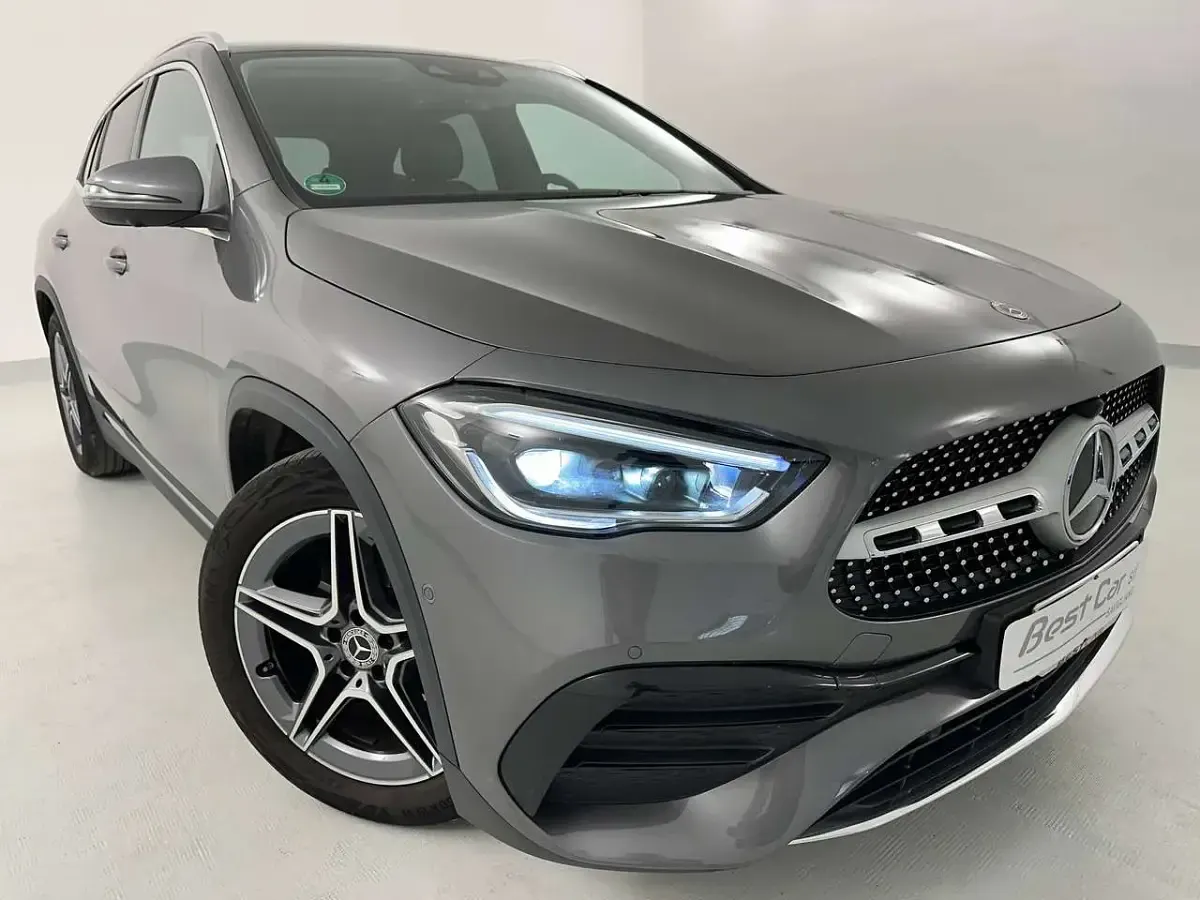 Usata Mercedes GLA180 Premium 136 CV (100 kW) 2022 Grigio metalizzato SUV