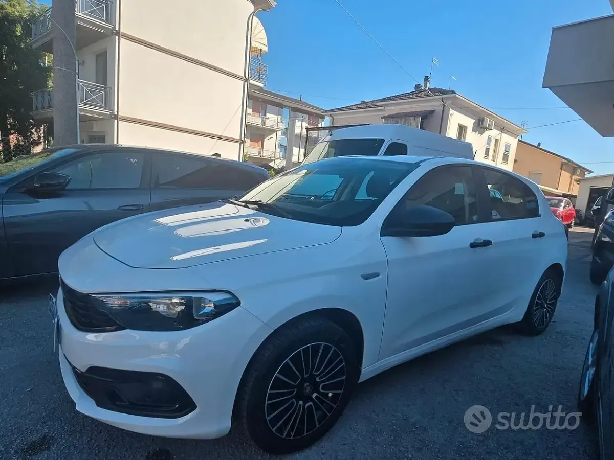Usata Fiat Tipo 100 CV (73 kW) 2023 Bianco Berlina
