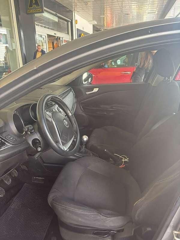 Usata Alfa Romeo Giulietta Super 120 CV (88 kW) 2016 Grigio Utilitaria
