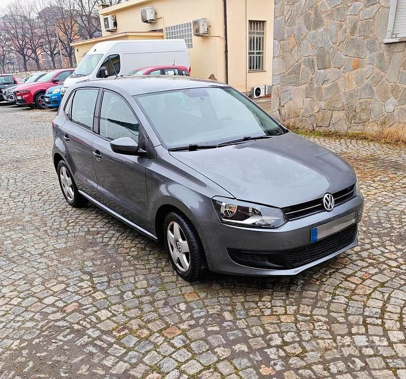 Grigio Usata 2009 VW Polo Due volumi | 5900 € (Buon prezzo) - Immagine 1/4