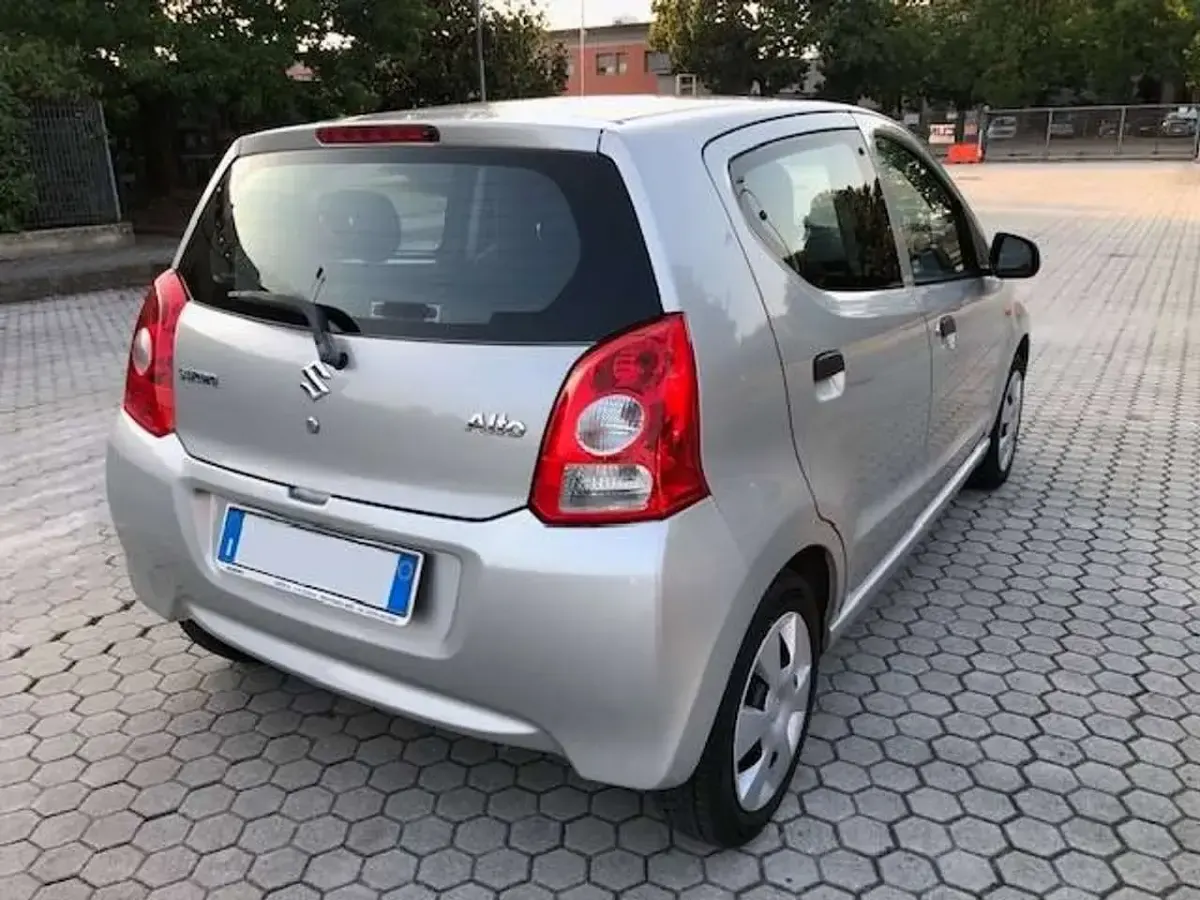Usata Suzuki Alto GL 67 CV (49 kW) 2010 Argento Utilitaria