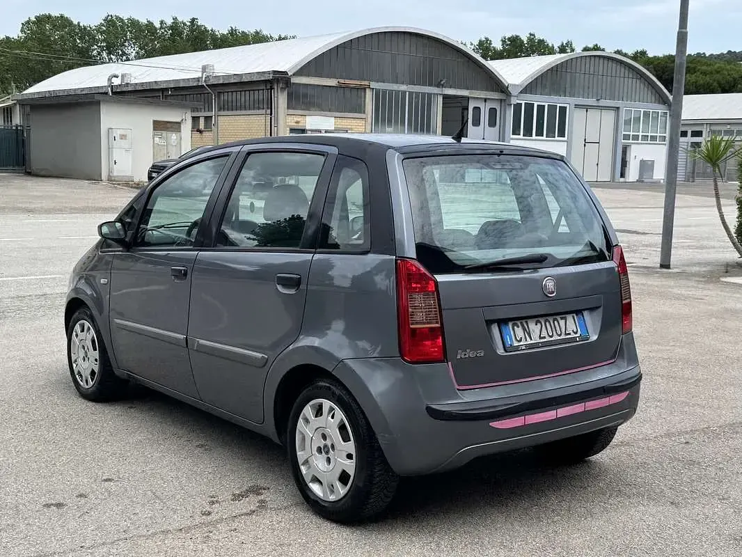 Usata Fiat Idea 95 CV (69 kW) 2004 Grigio Monovolume