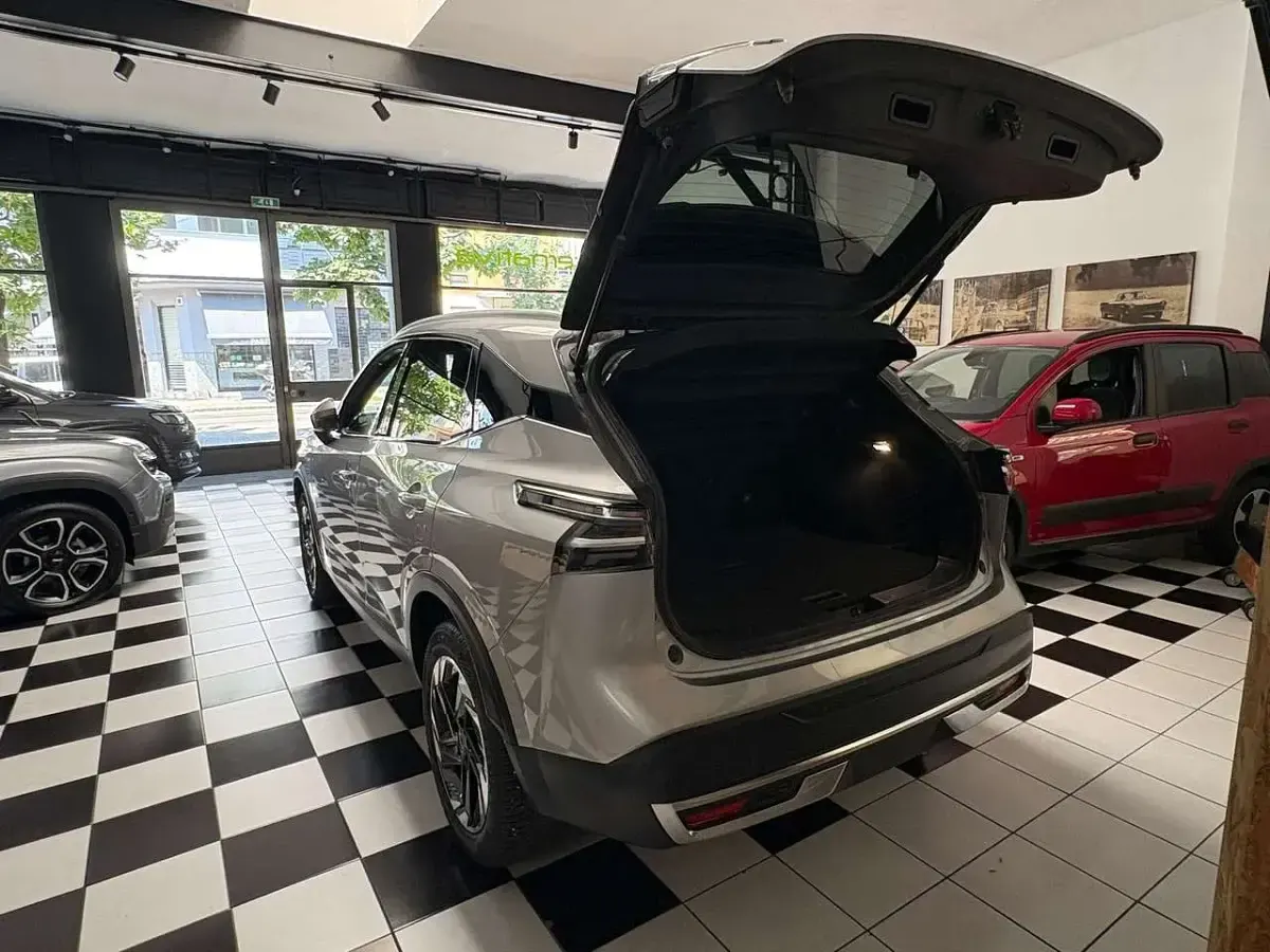 Usata Nissan Qashqai N-Connecta 140 CV (102 kW) 2025 Grigio SUV