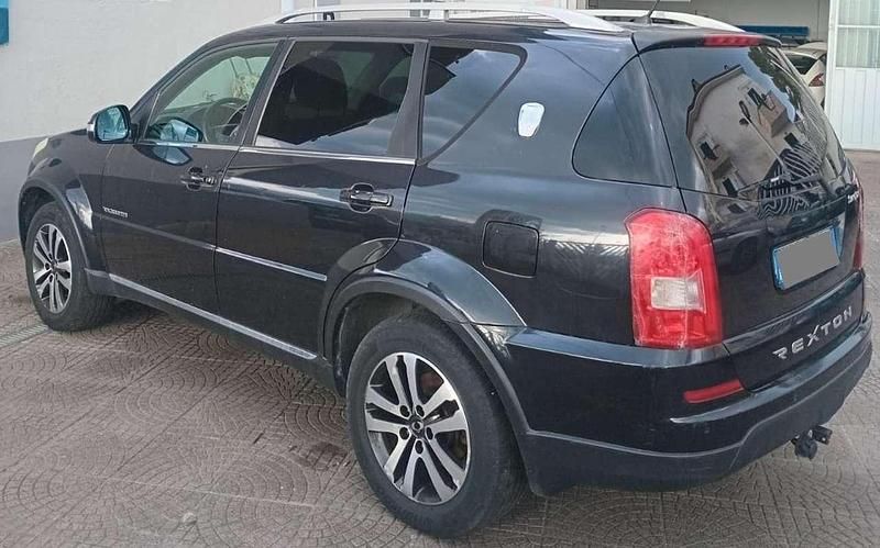 Usata SsangYong Rexton 155 CV (114 kW) 2015 Nero SUV