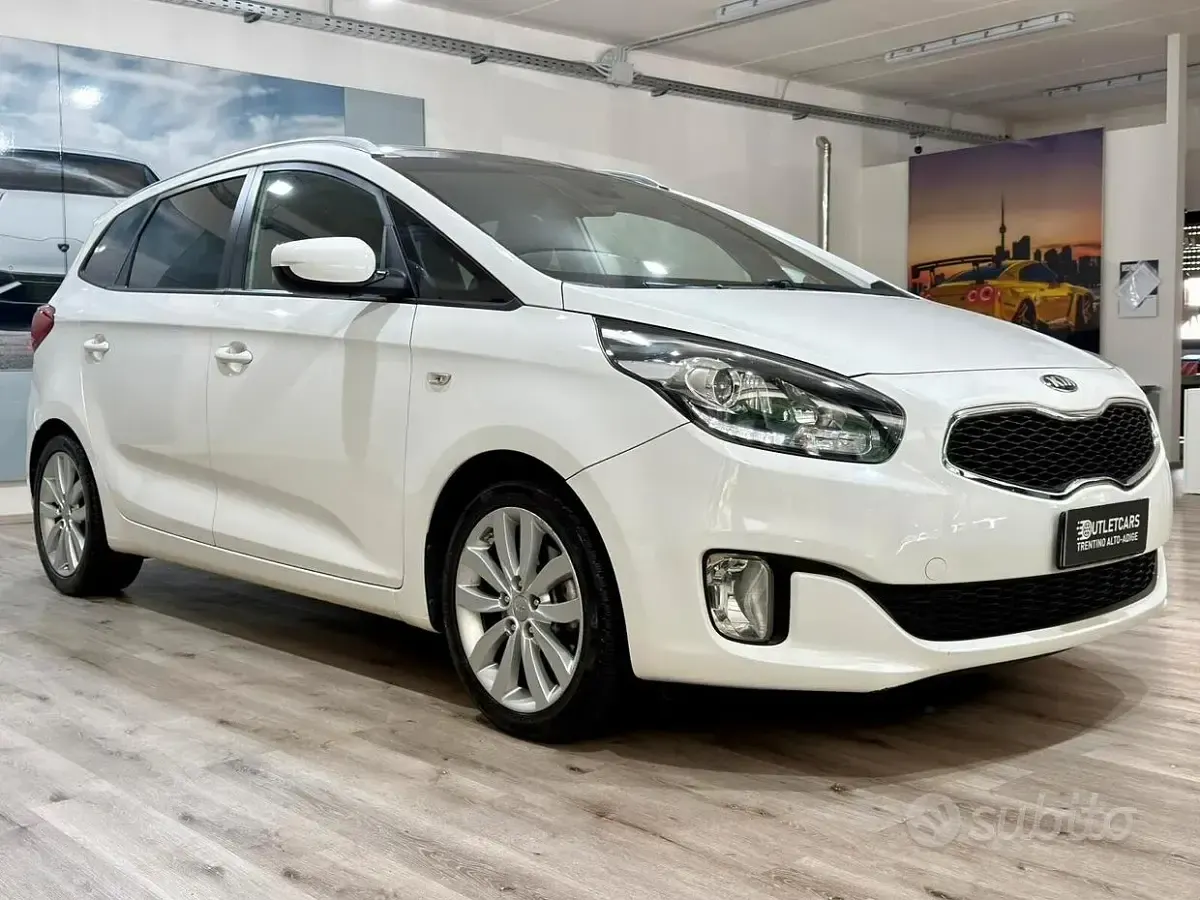 Usata Kia Carens 115 CV (84 kW) 2015 Bianco Monovolume