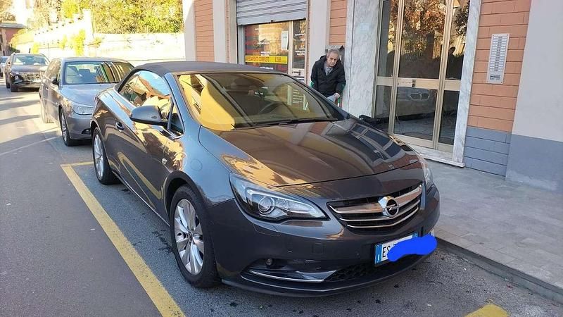 Usata Opel Cascada Cosmo 165 CV (121 kW) 2013 Grigio Cabrio
