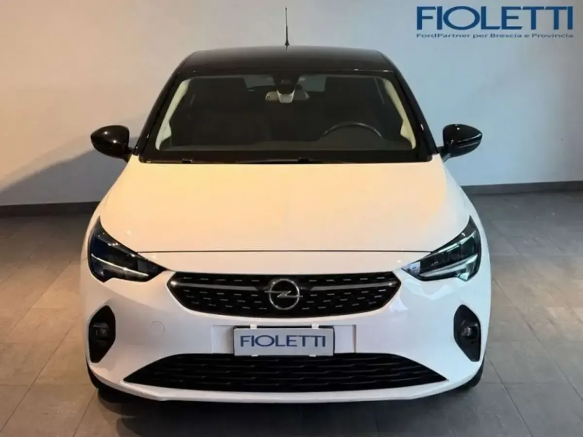 Używany Opel Corsa Elegance 75 KM (55 kW) 2021 Biały Hatchback