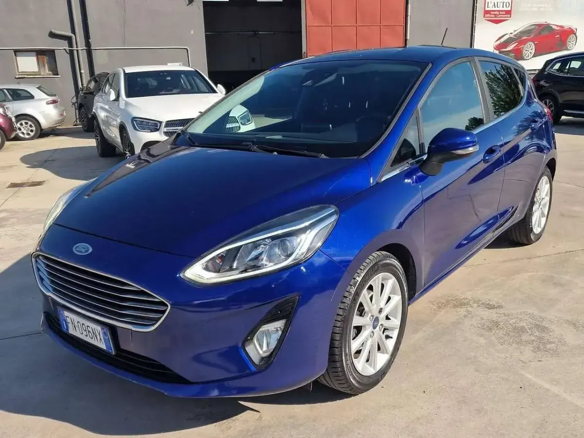 Usata Ford Fiesta 86 CV (63 kW) 2018 Blu/azzurro Utilitaria