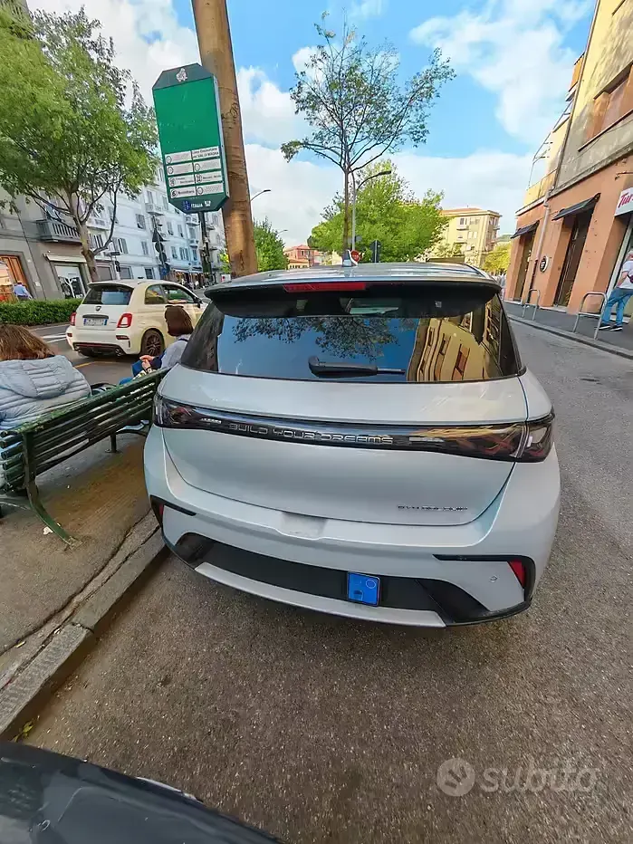 Usata BYD Dolphin Design 64 kW (88 CV) 2024 Grigio Utilitaria