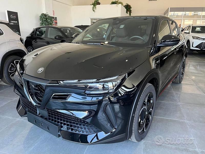 Nuova Alfa Romeo GT Junior Edizione Speciale 145 CV (106 kW) 2025 Nero SUV