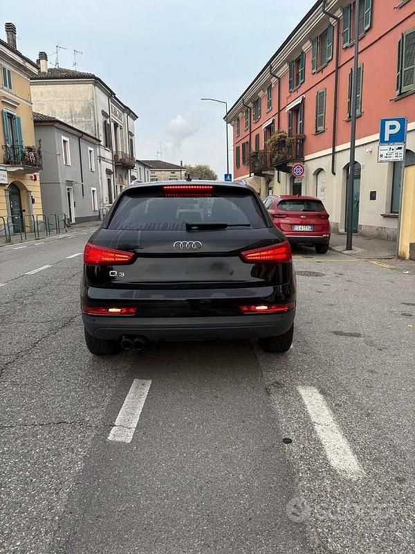 Usata Audi Q3 150 CV (110 kW) 2015 Nero SUV