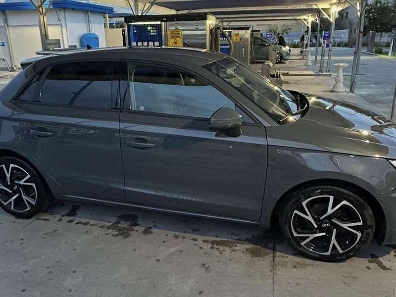 Usata Audi A1 Sportback Ambiente 90 CV (66 kW) 2016 Grigio Utilitaria