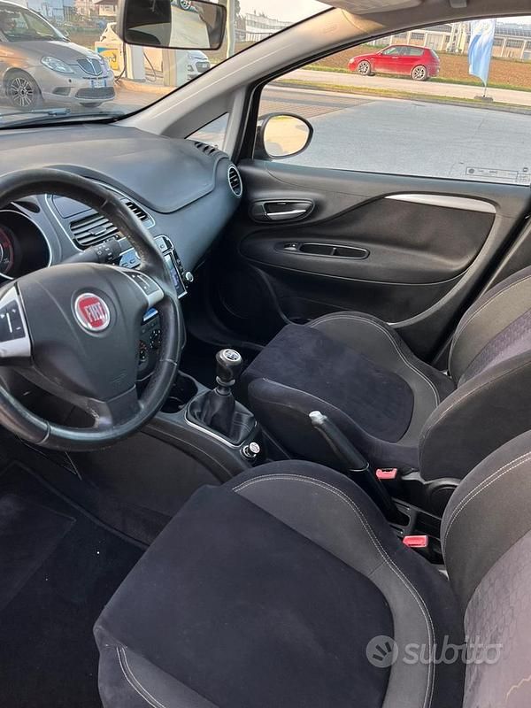 Usata Fiat Grande Punto 77 CV (56 kW) 2013 Utilitaria