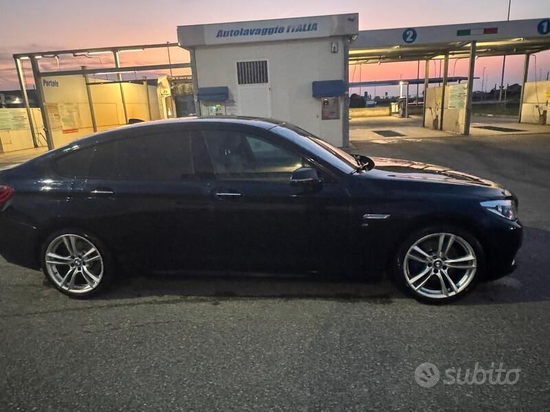 Usata BMW 530 Gran Turismo 258 CV (189 kW) 2016 Blu Berlina