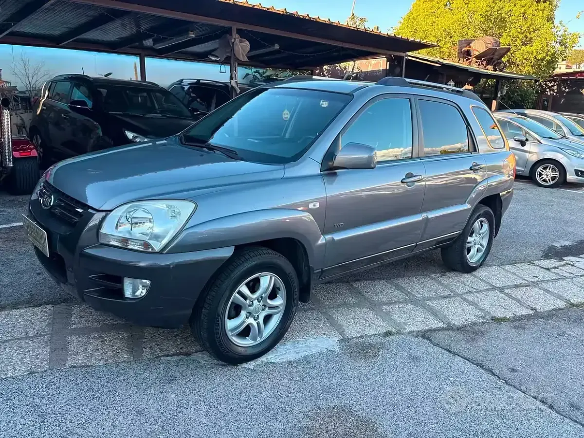 Usata Kia Sportage Active 140 CV (102 kW) 2007 Grigio SUV